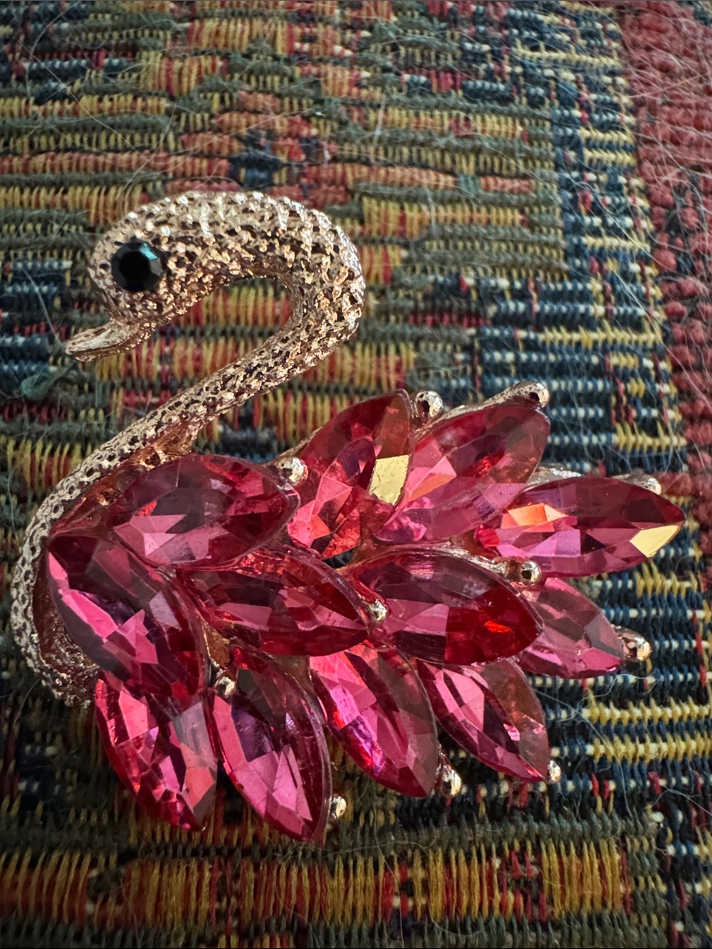 NWOT Gold-Tone Pink Crystal Swan Brooch
